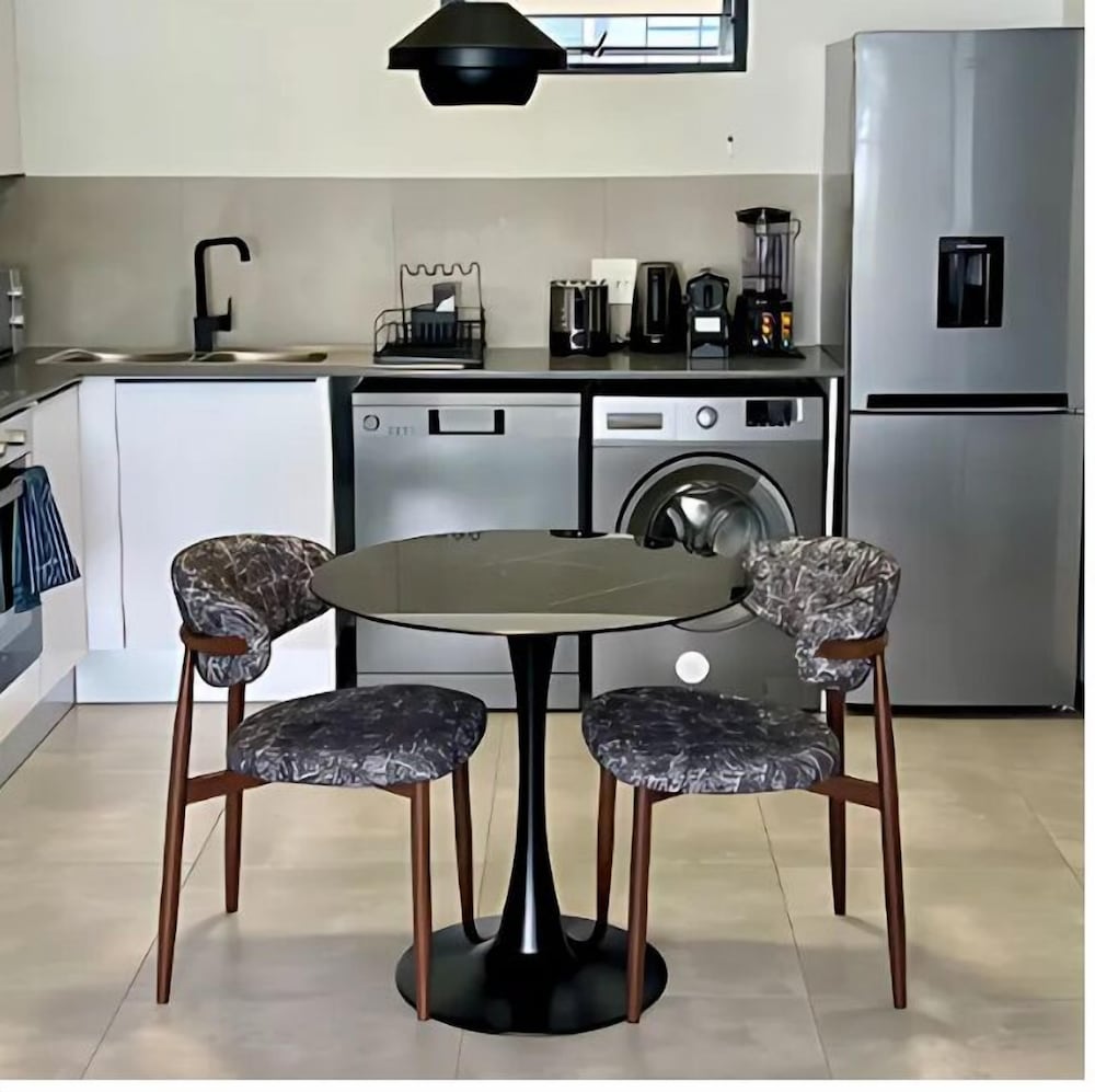 The Henlee Apartment Tocara