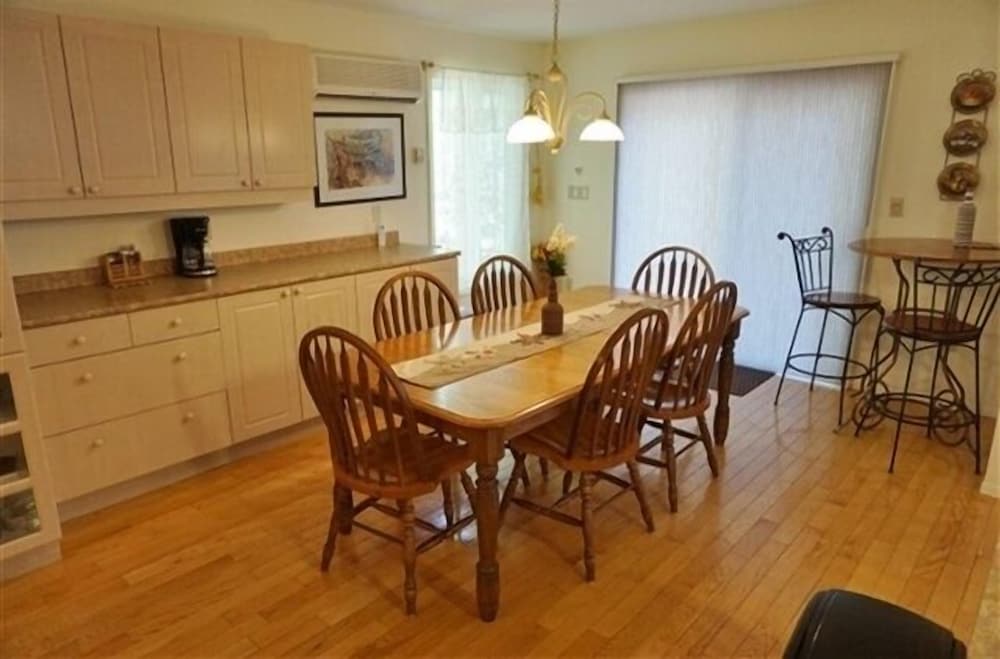 457 Lake St Peter 3 Bedroom Cottage