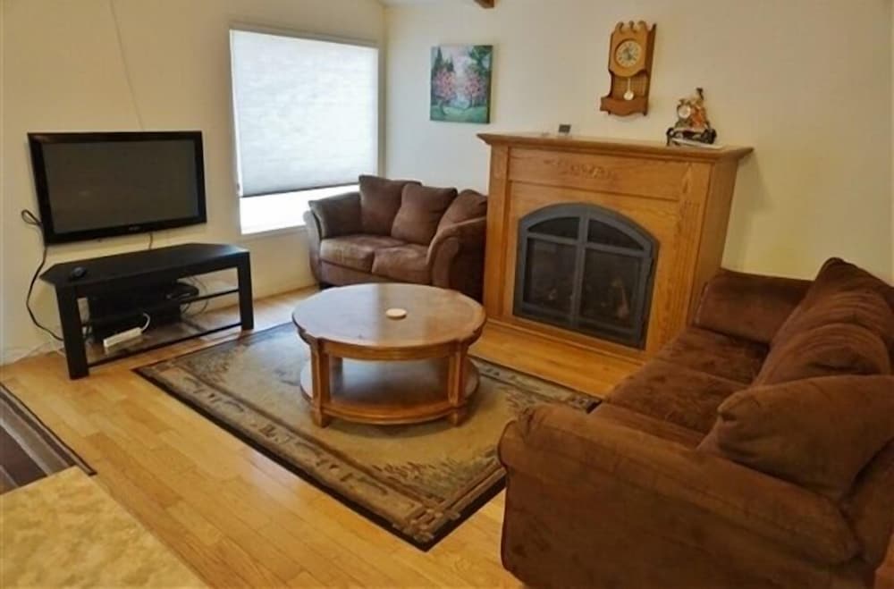 457 Lake St Peter 3 Bedroom Cottage