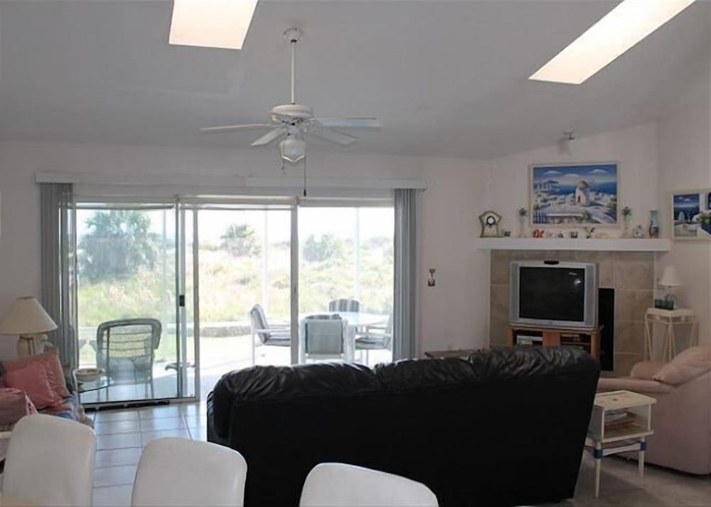 Pet Friendly, Oceanfront, 3 Bed, 2 Bath - Ocean Paradise view 2