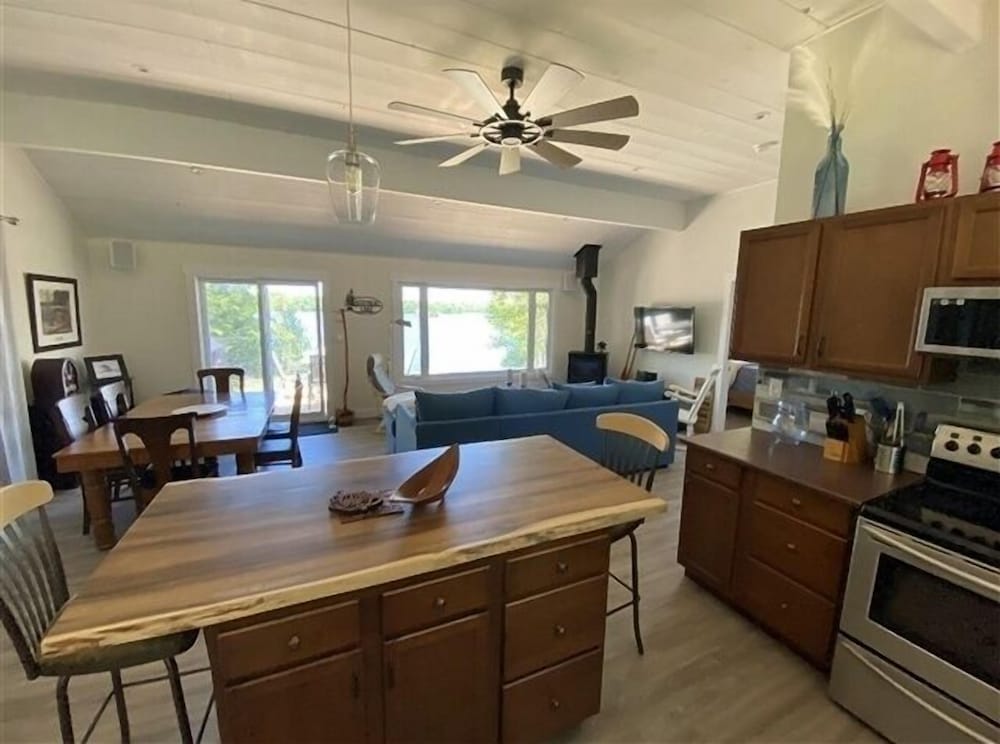 496 Steenburg Lake $1650 Su Wk 2 Bedroom Cottage