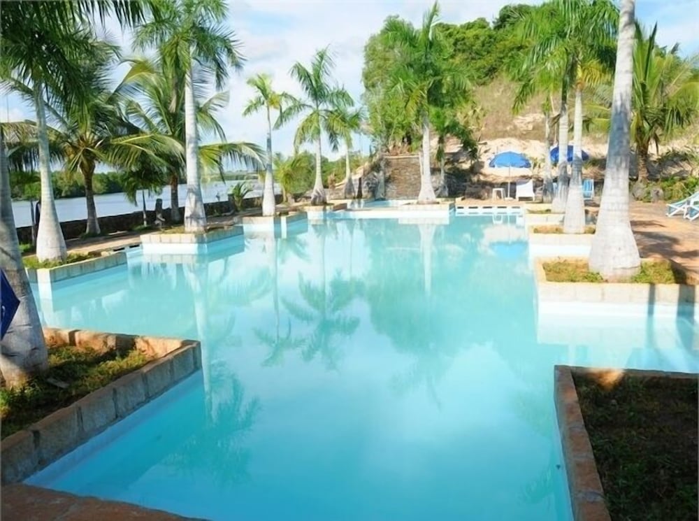 River Ray Estates