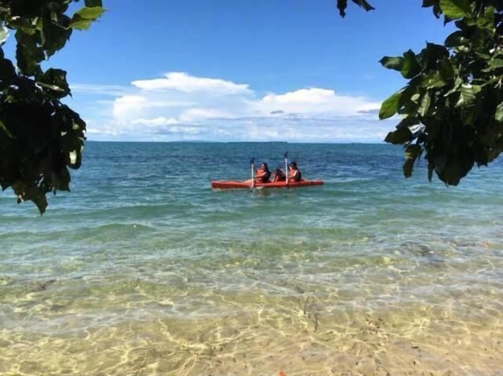 Nichos Island Resort