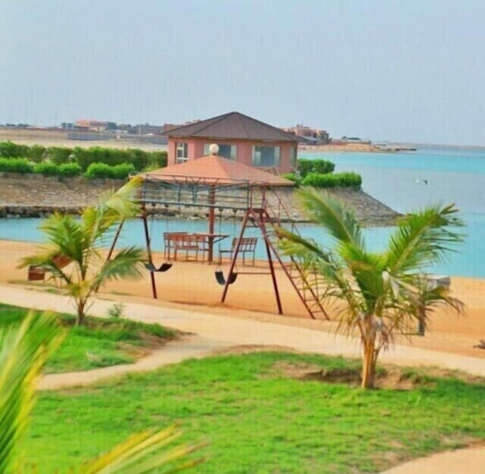 Hotel & Resort Golden Marina Yanbu فندق ومنتجع جولدن مارينا ينبع إدارة وتشغيل شركة منتجع المرسى الذهبي