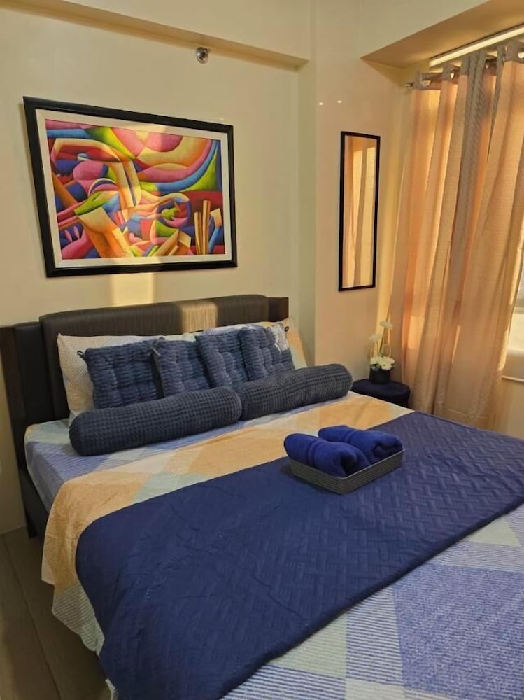 Newport Boulevard Apartments
