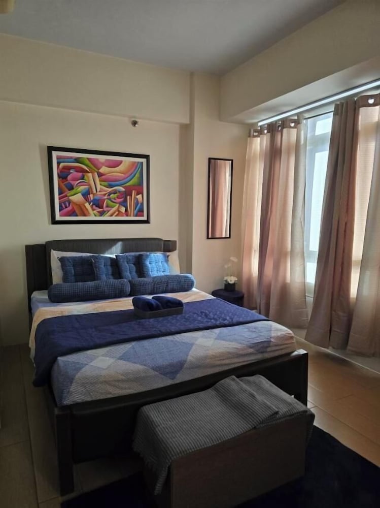 Newport Boulevard Apartments