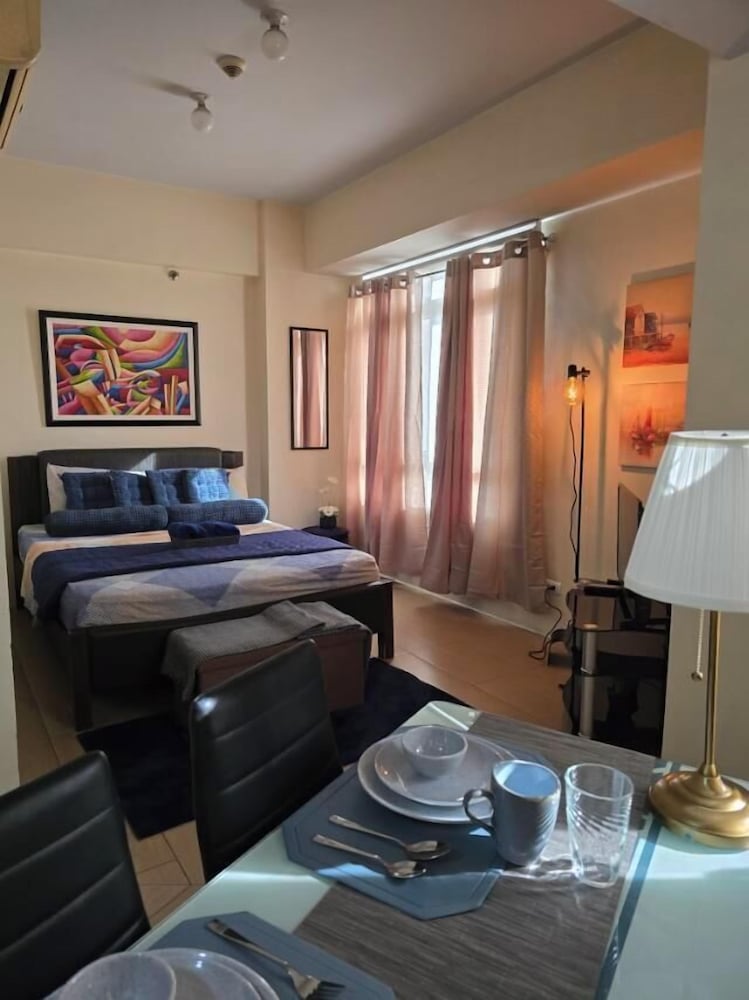 Newport Boulevard Apartments