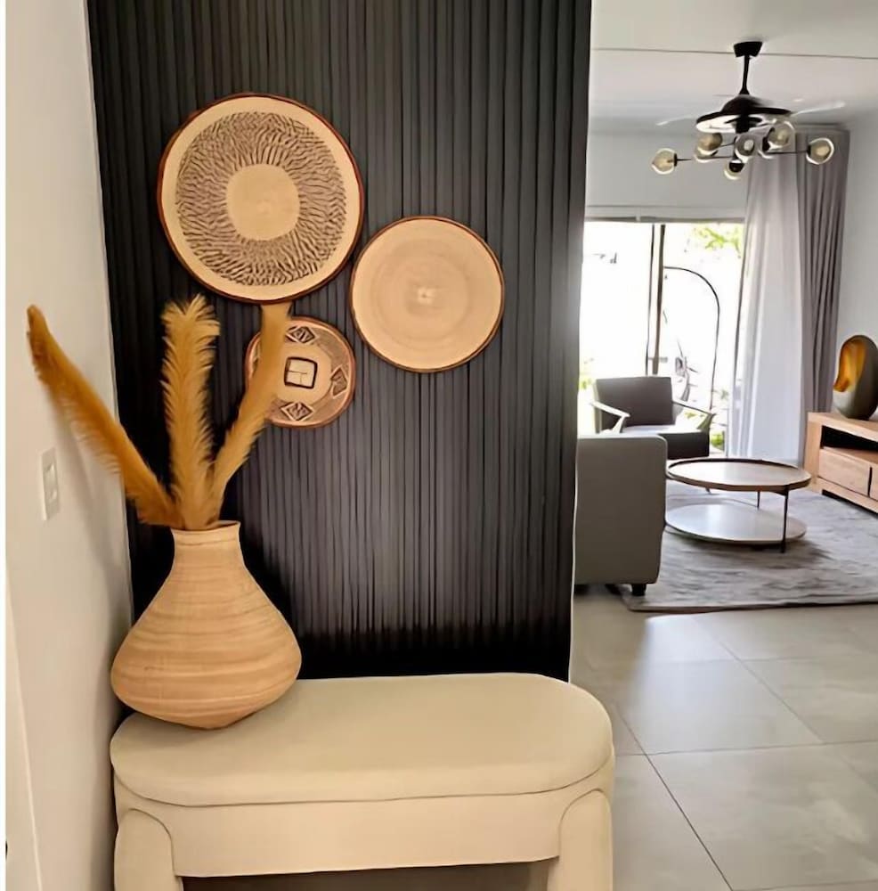 The Henlee Apartment Tocara