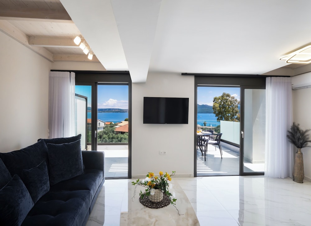 Endless Blue Maisonette