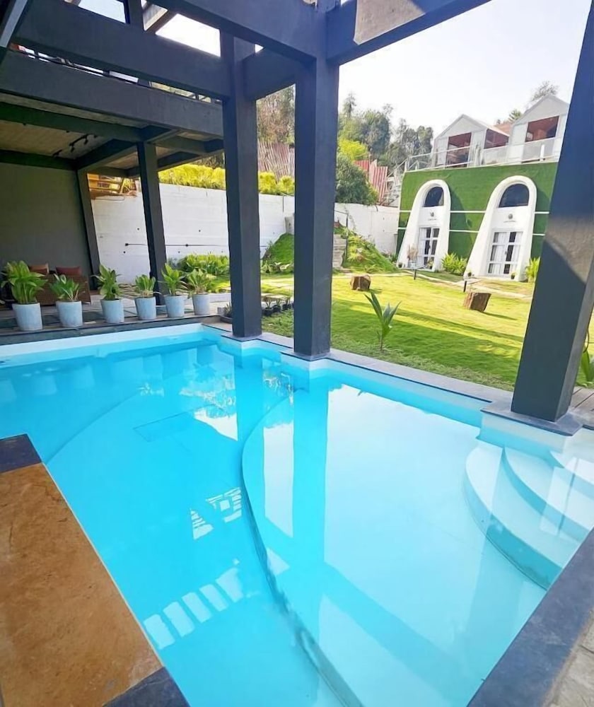 Nyast Valley Resort