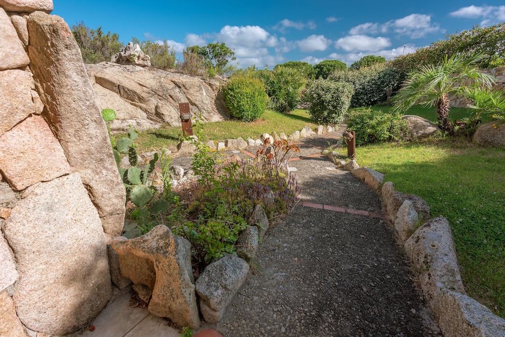 Tranquil Palau Green Village 1 Bedroom Apartment B4p-premier Sleeps 4 Persons