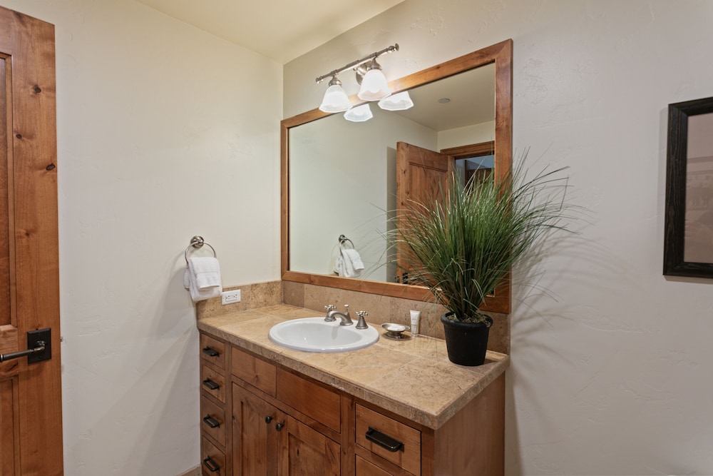 106 - Three Bedroom Shooting Star 3 Condo