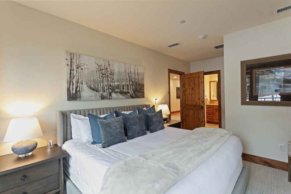 106 - Three Bedroom Shooting Star 3 Condo