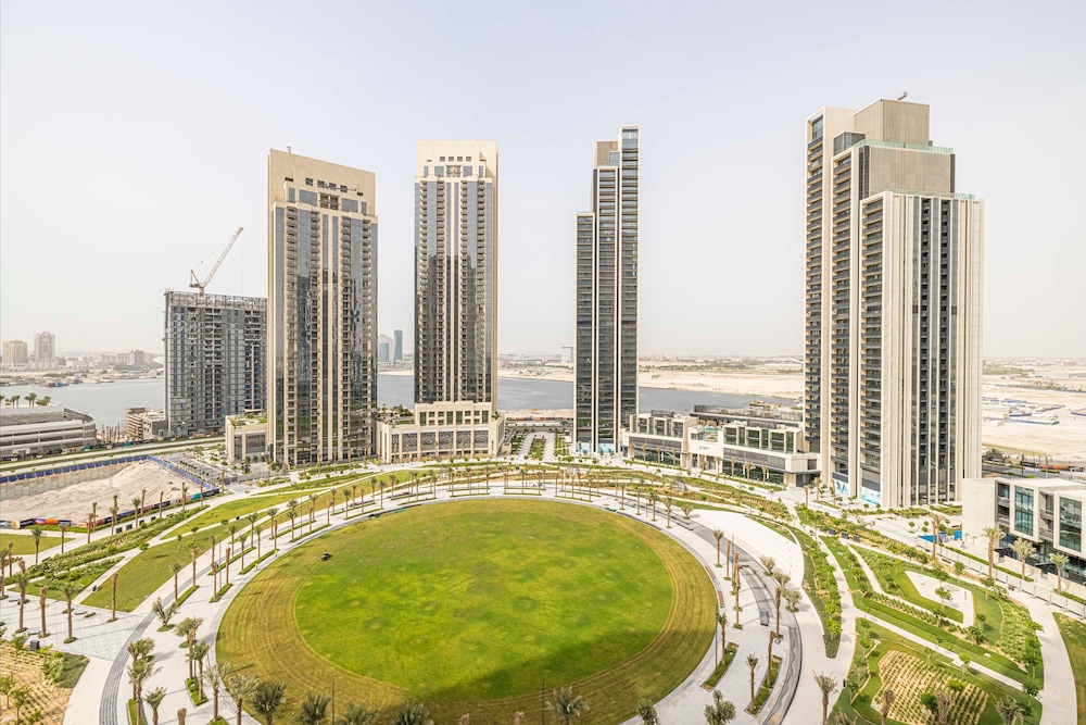Scenic 1-bedroom Apartment in Dubai Creek Harbour