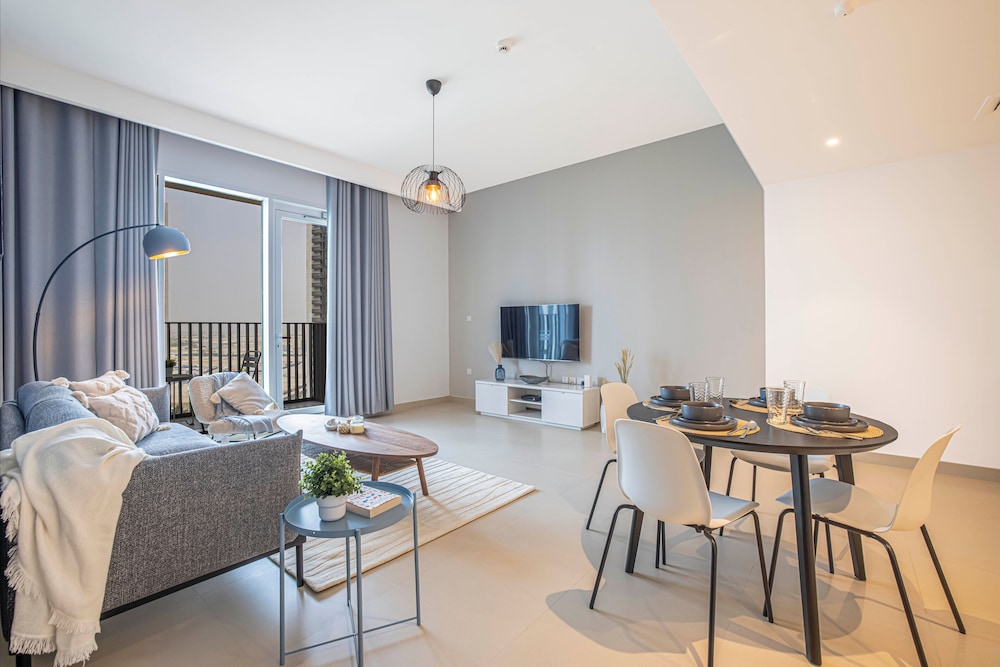 Scenic 1-bedroom Apartment in Dubai Creek Harbour