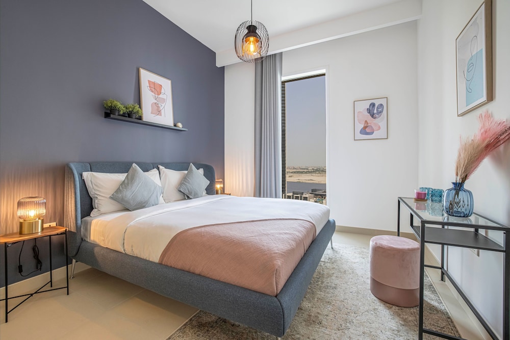 Scenic 1-bedroom Apartment in Dubai Creek Harbour
