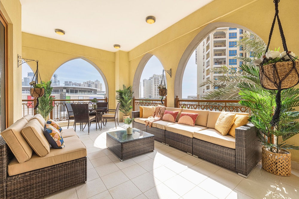 Large Terrace and Pool View - 2 Br - Next to Mall