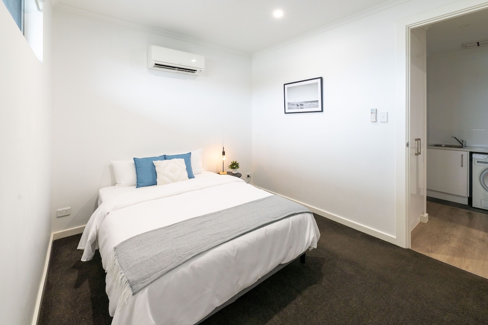 Prospect Apartments - Luxury Accommodation Near City view 5