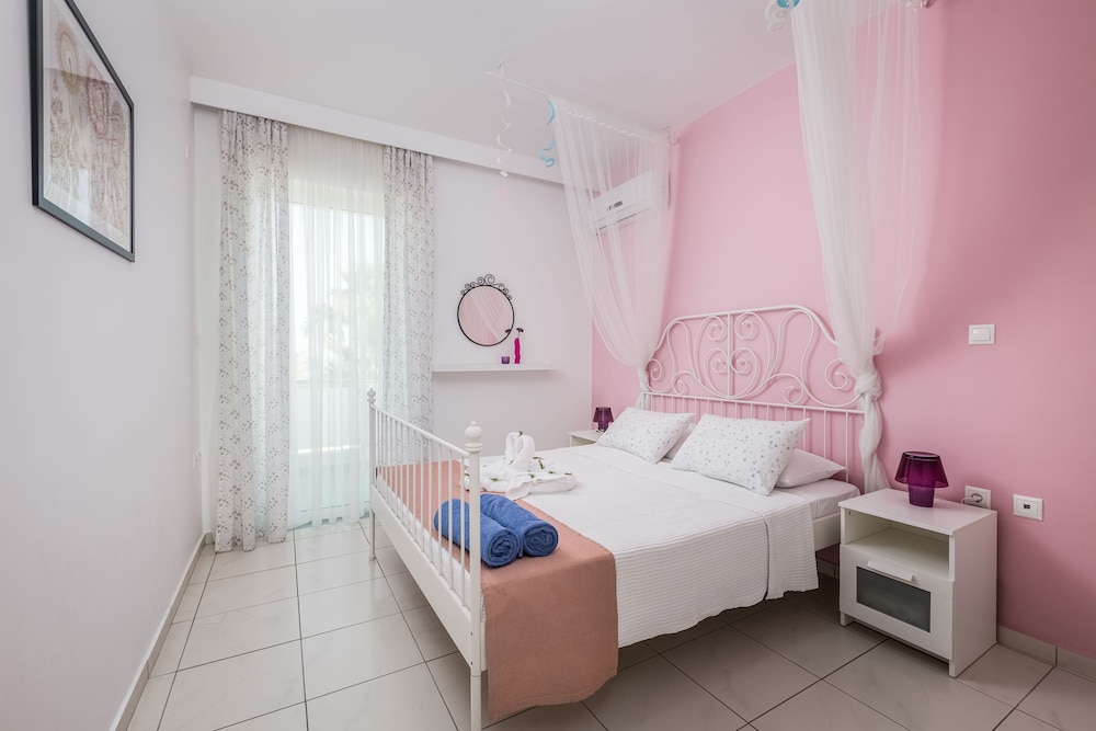 Xenos Villa 1 With Private Swimming Pool Near The Sea view 4