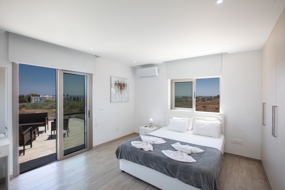 Villa Sienna, Fabulous 6bdr Protaras Villa view 5
