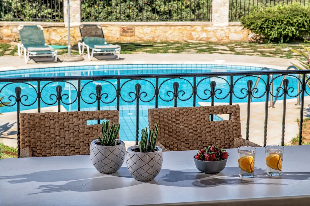 Chloe - Gerani Villas With Private Pool view 5