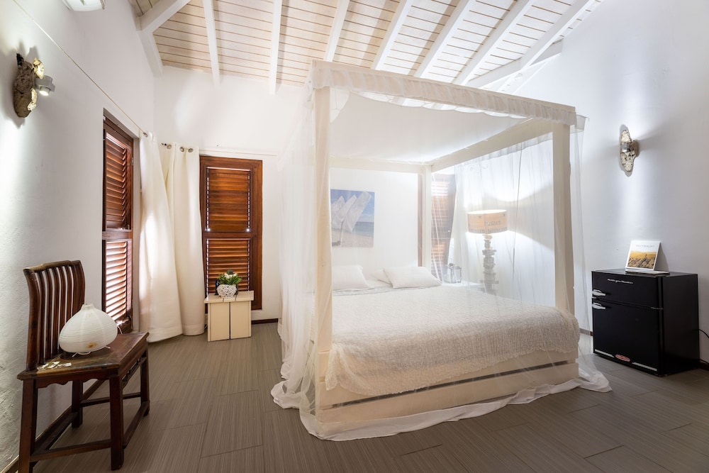 Room in B&B - Sunny Stay - Beautiful Spacious Room in Villa mi Cuna With Swimming Pool