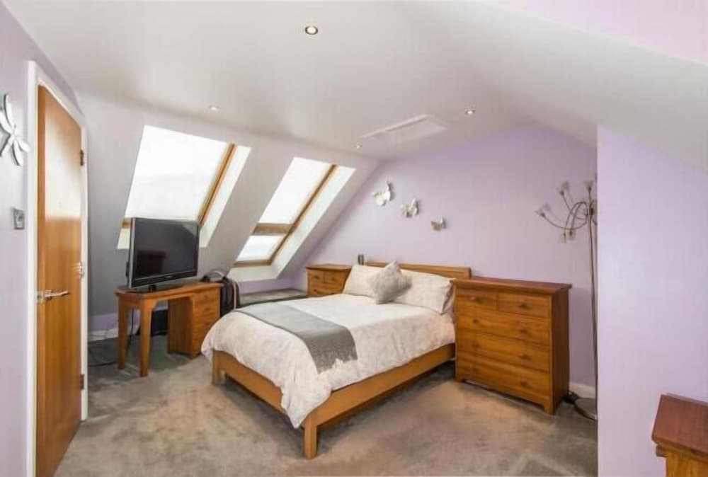Oxford Street 5 Bedroom Townhouse view 2