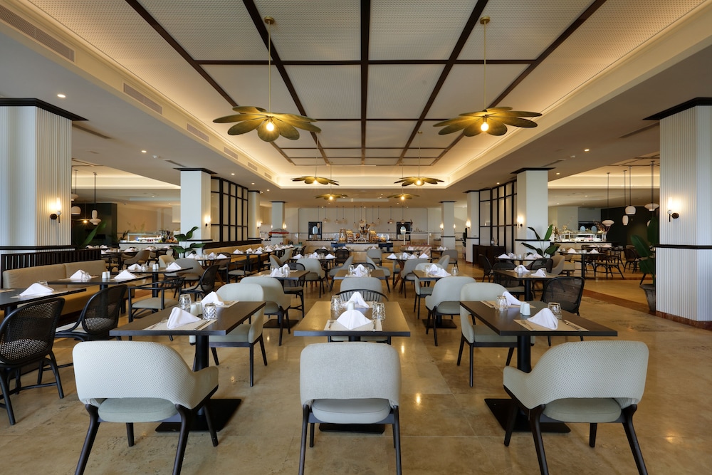 Grand Palladium Lady Hamilton Resort  Spa All Inclusive - Property Image 121