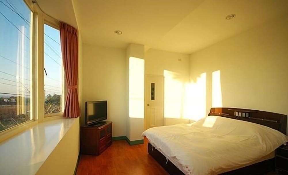 Warm House Hostel