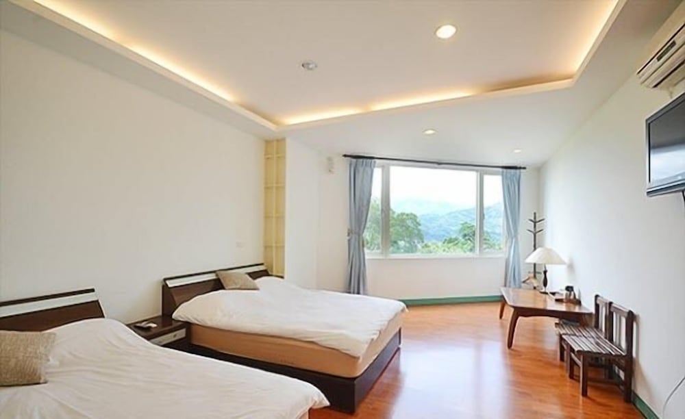 Warm House Hostel