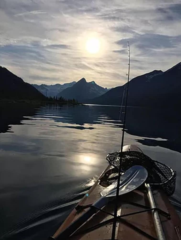 Fortress Lake Wilderness Retreat