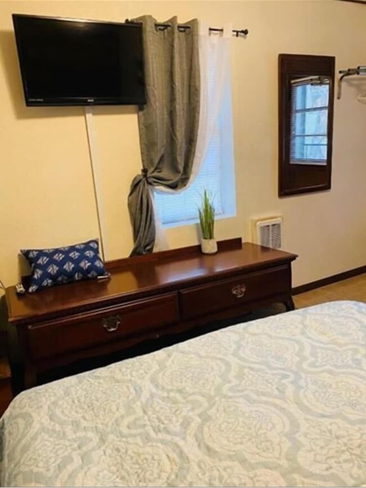 Rockwood Resort Motel