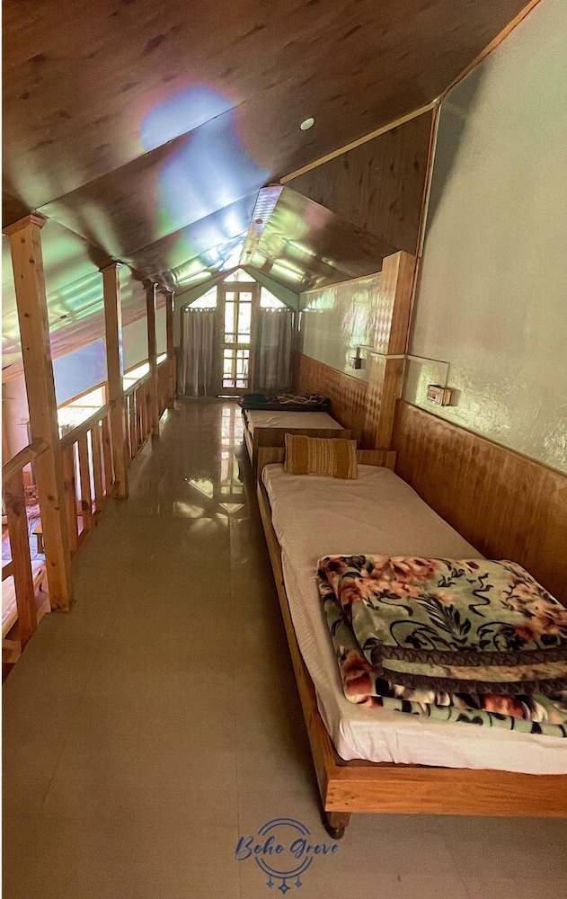 Boho Grove Cafe and Stay