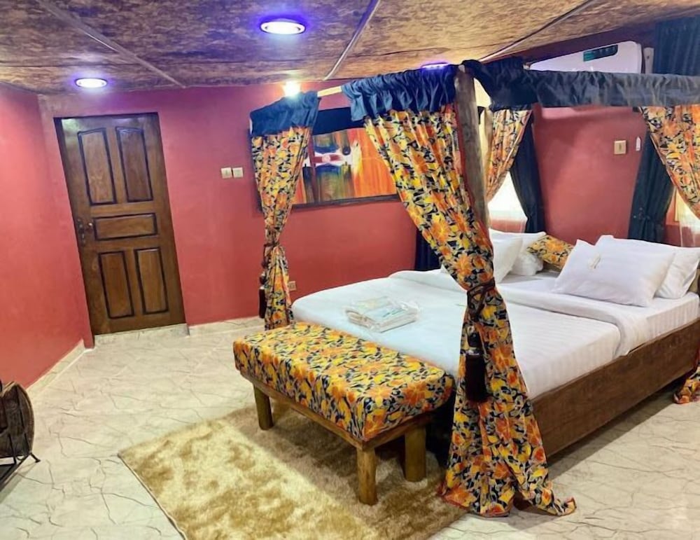 La Campagne Tropicana Beach Resort