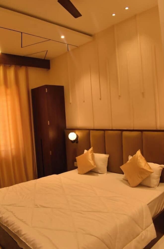 S.K. Plaza Hotel