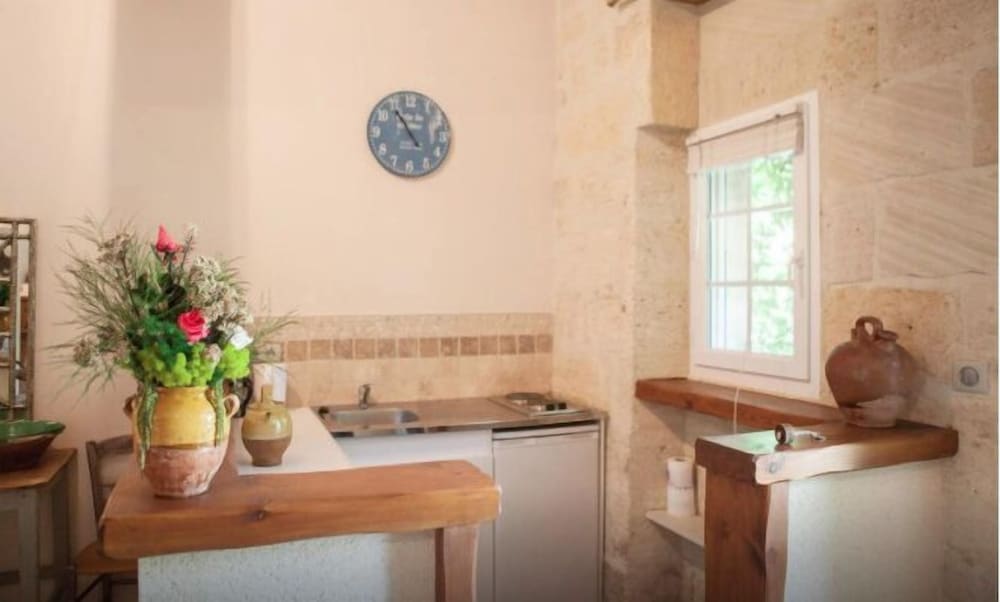 Château Latour Segur Suites & Spa