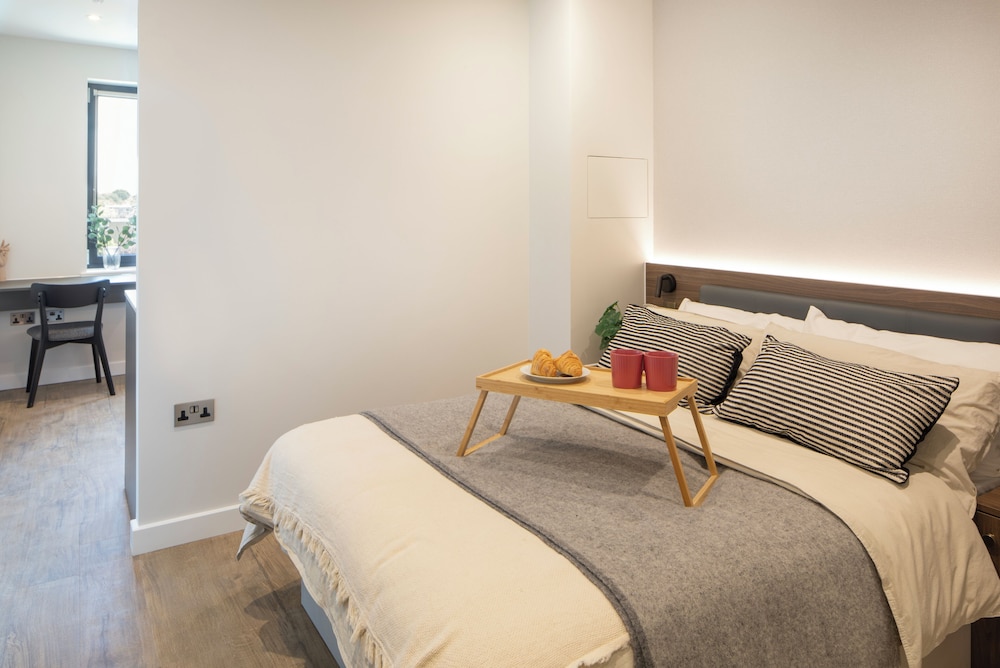 Enclave Croydon
