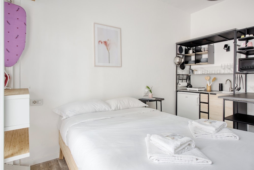 Elegant Studios near Station