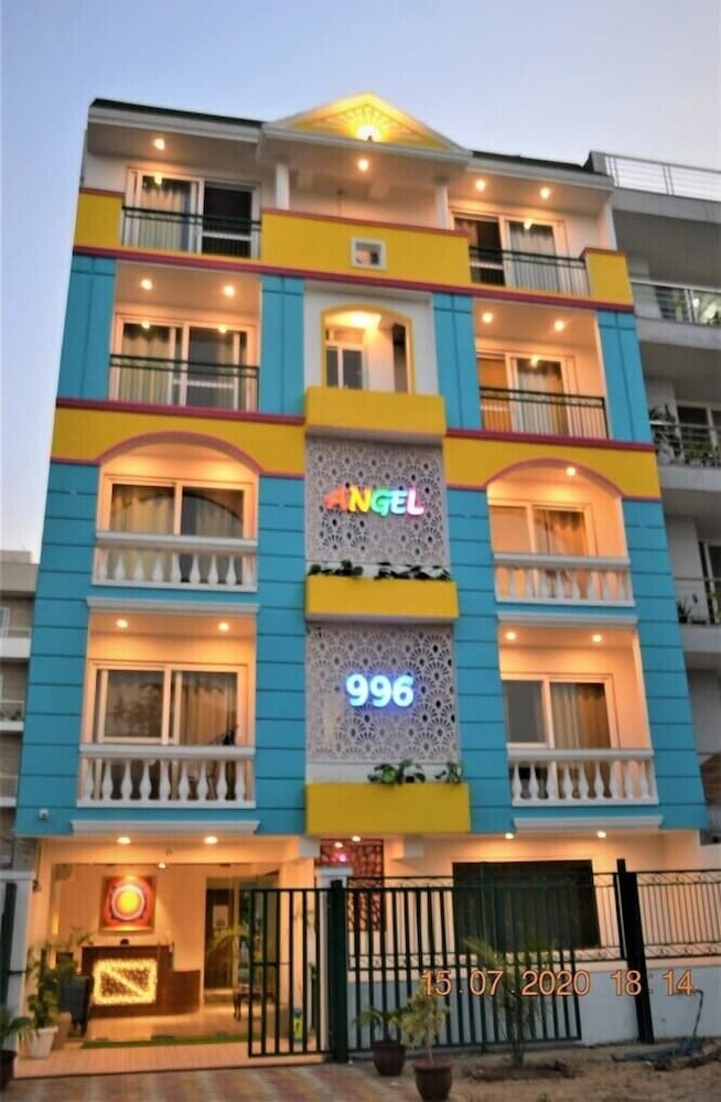 The Angel Hotel And Suites