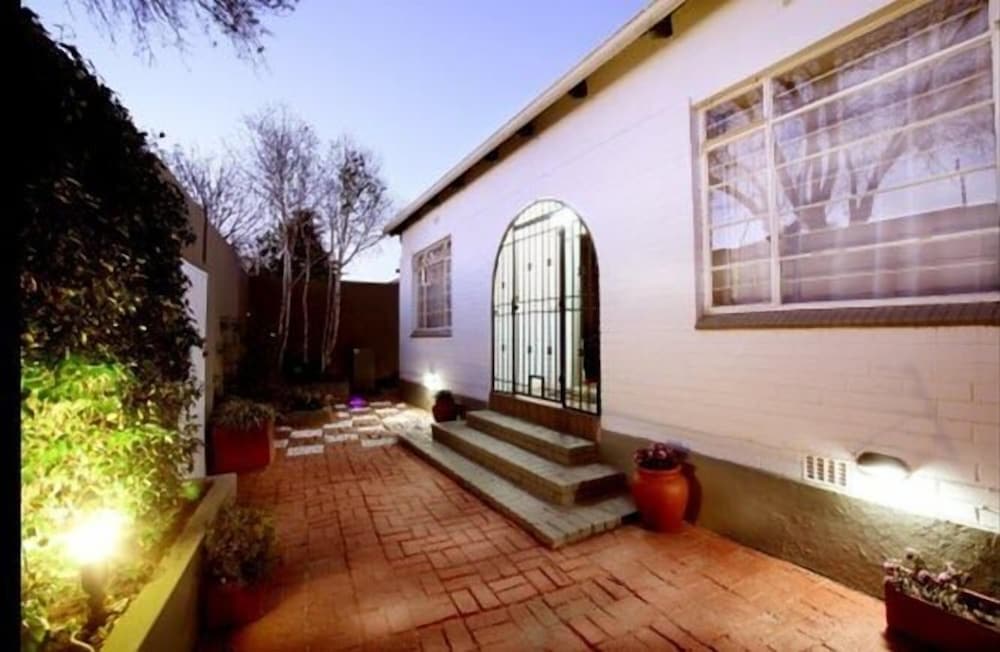 Ma'Khaya Guest House
