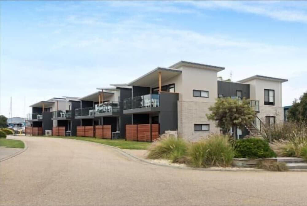 Captains Cove Luxury Apartments - 1st Floor Spa Deluxe