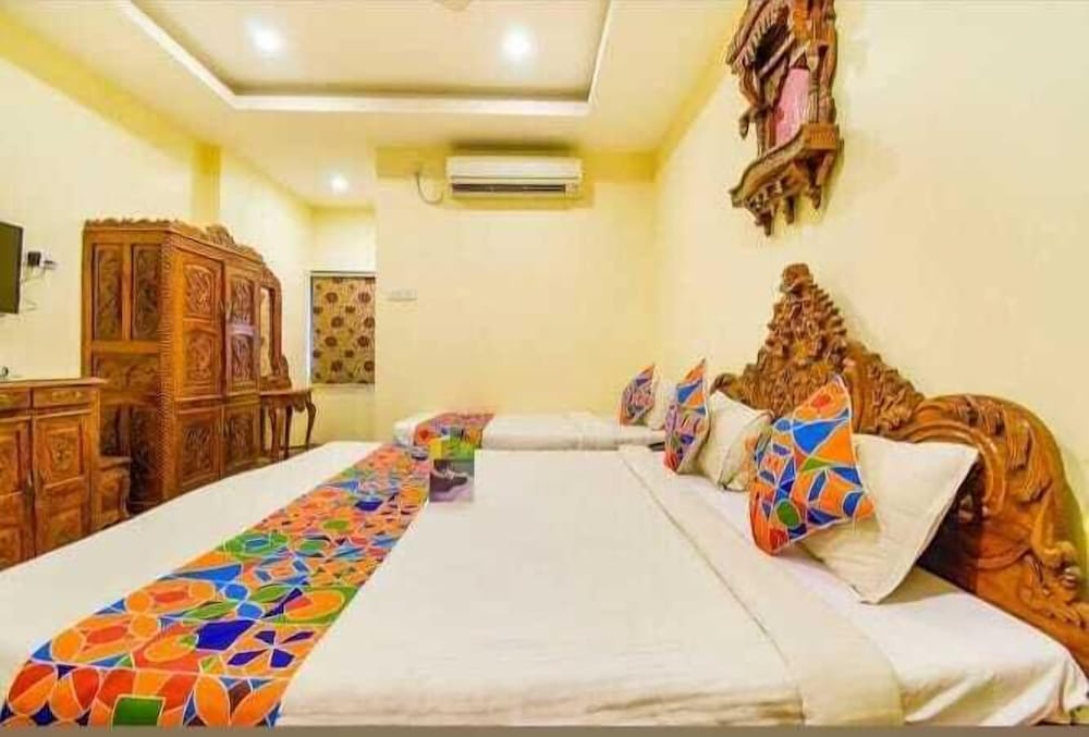 Hotel Sai Jharna