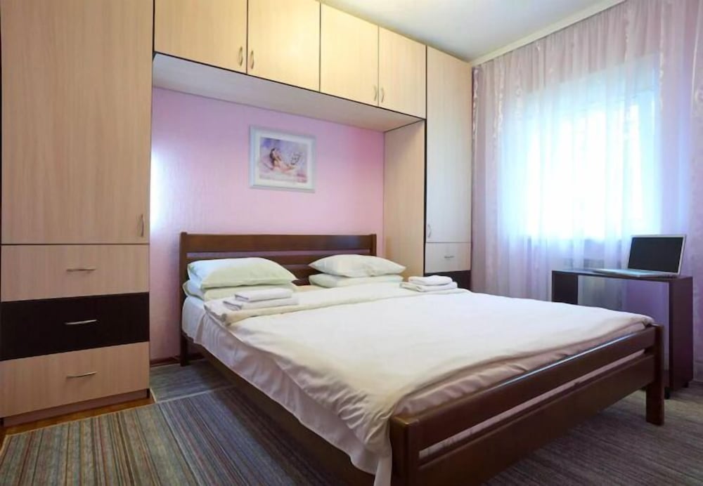 Boryspil Airport Sleep&Fly GuestHouse