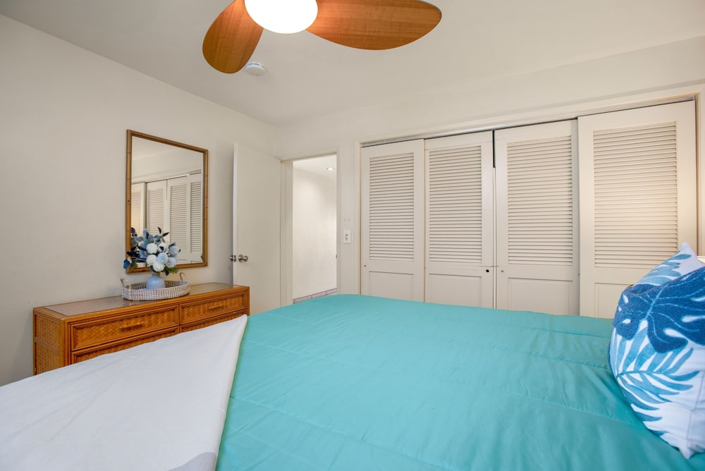 Waiohuli Beach Hale Ocean View Condos with Parking