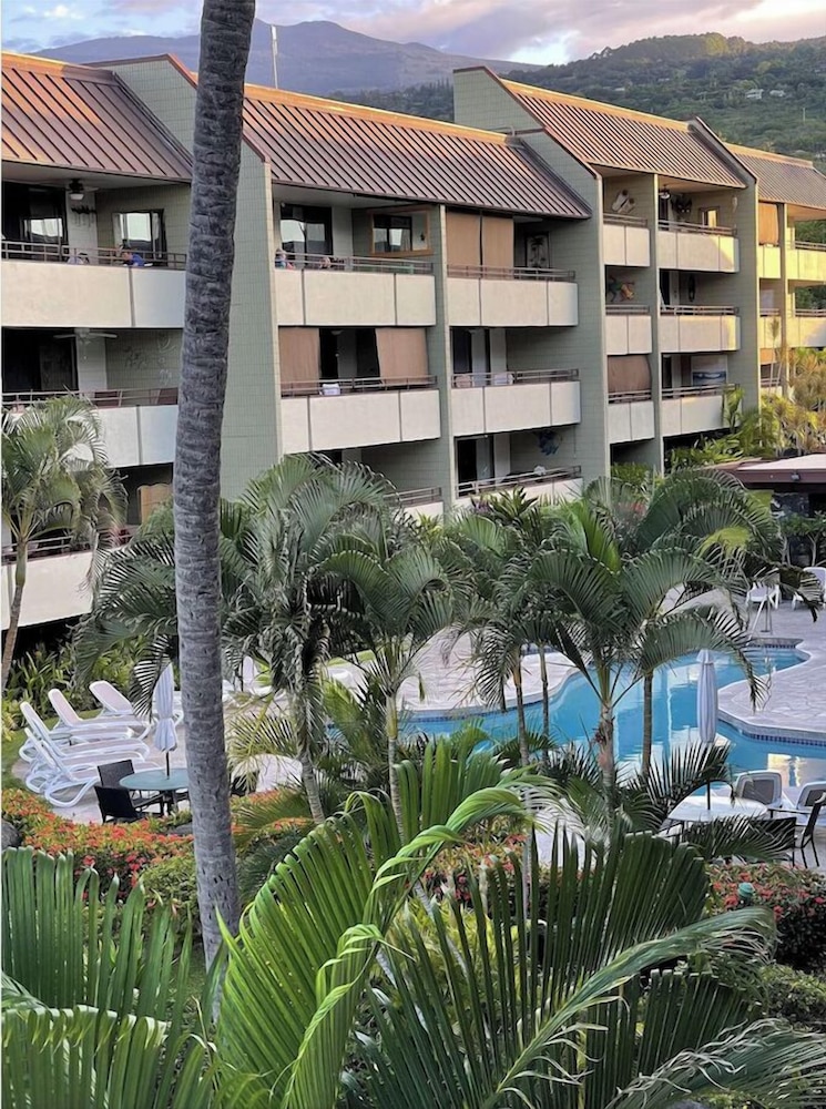 White Sands Village 214 Modern Condo for 4 w/ Enviable Ocean Views!
