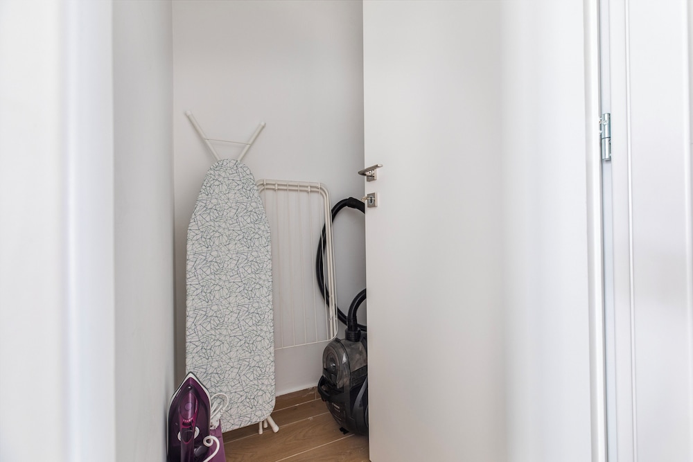 Les Nuances de Blue 1-BR Apt in Athens