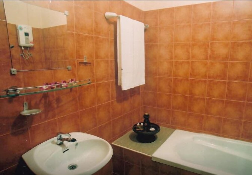 Bautong Lodge Guest House