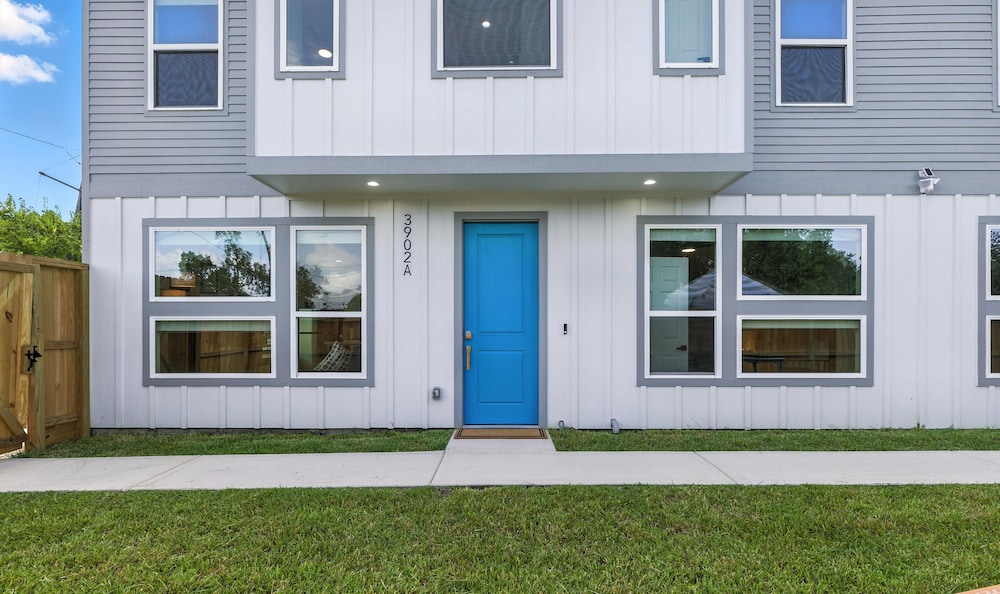 Houston Cozy Retreat 3br 3ba Downtown Views 3 Bedroom Duplex
