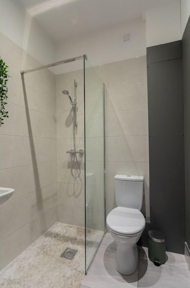 Central Belfast Apartments: 7 Camden Street