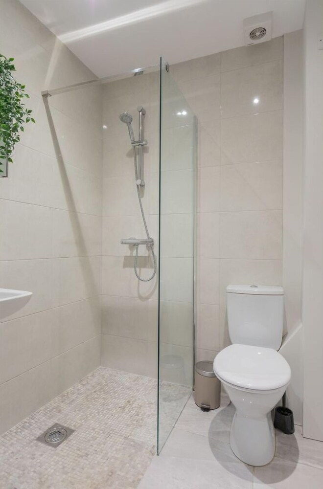 Central Belfast Apartments: 7 Camden Street